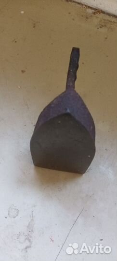 Утюг чугунный