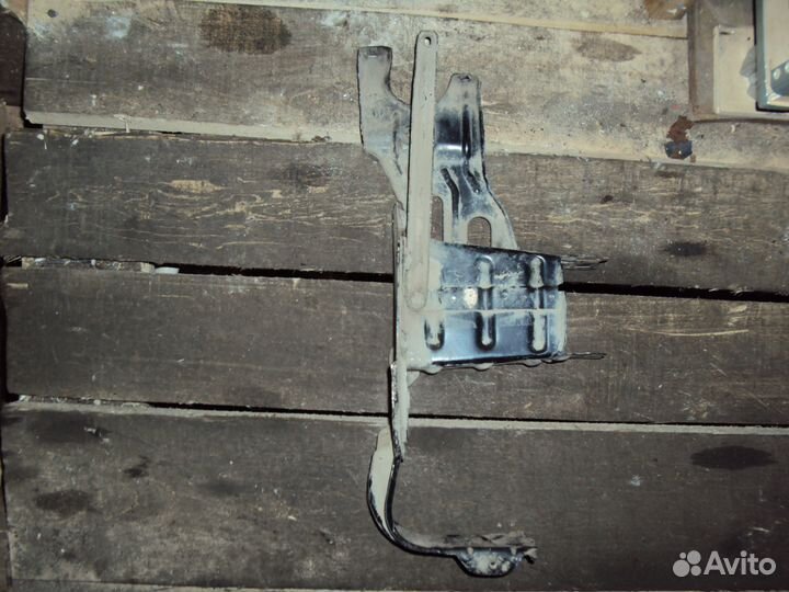 Крепление усилителя бампера C 203 Ц W203 Мерседес