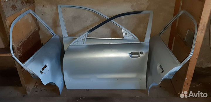 Продам 4 двери на галант