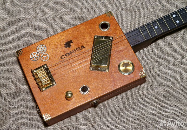 Сигарбокс гитара Cigar Box Guitar