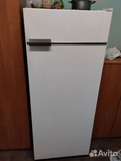 Холодильник не рабочий отдадим бесплатно