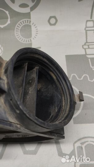 Патрубок впускной уголок Mercedes m112