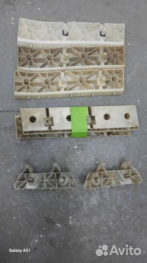 Застёжки бампера Infiniti QX70