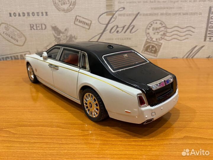 Rolls-Royce Ghost масштаб 1:18