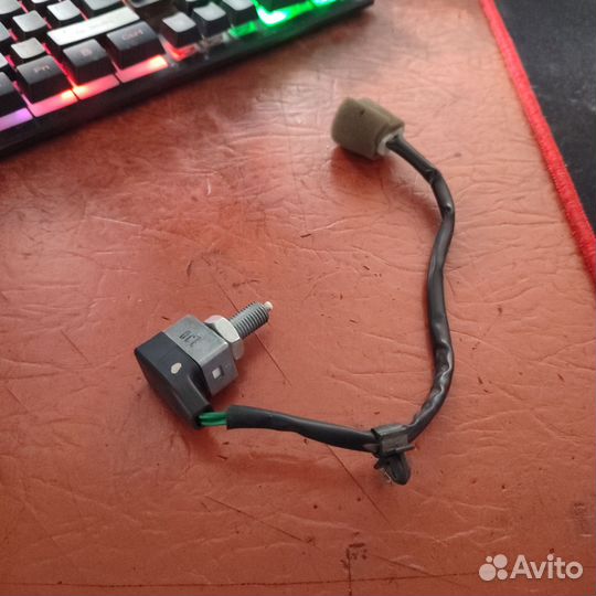 Датчик стоп-сигнала 