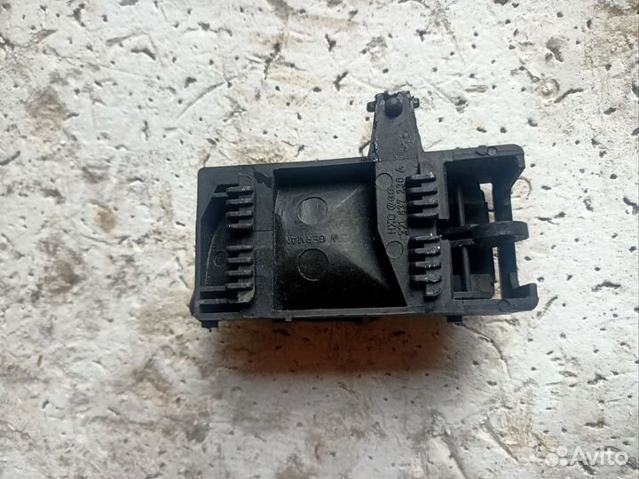 Ручка двери пер. правой внутренняя VW Golf 2