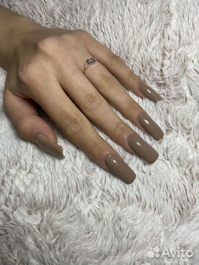 Модель на маникюр