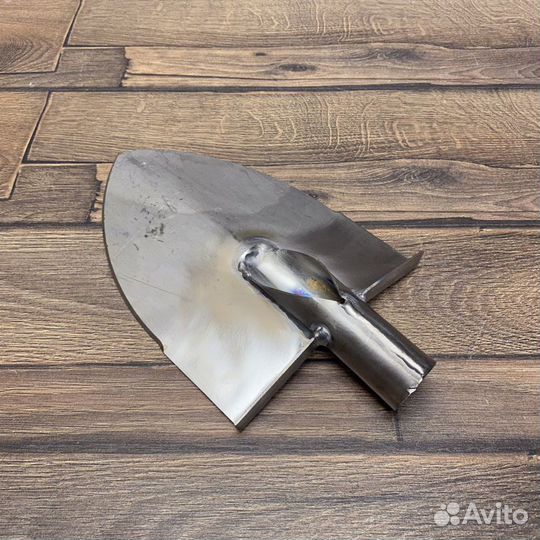 Штыковая лопата из титана