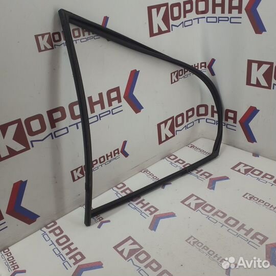 Уплотнитель стекла передней правой двери hyundai