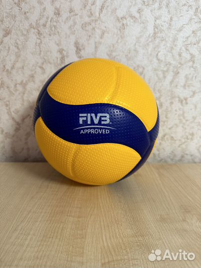 Волейбольный мяч mikasa v300w