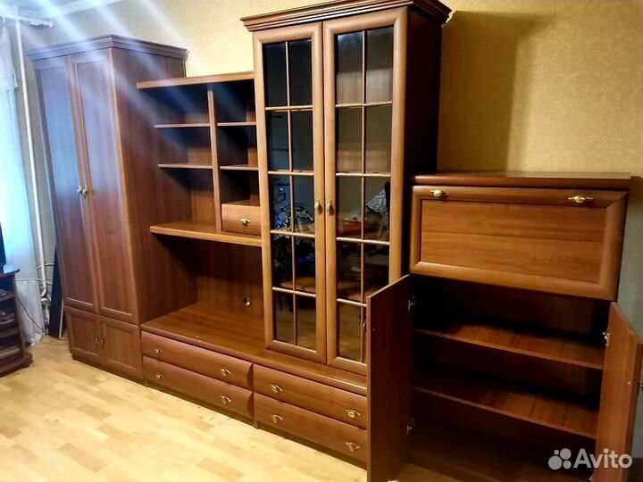 Стенка в гостиную