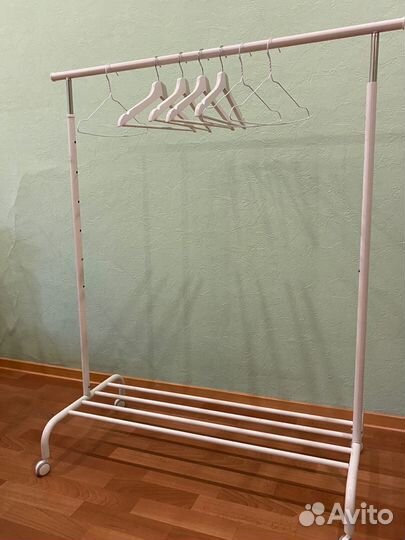 Вешалка для одежды напольная