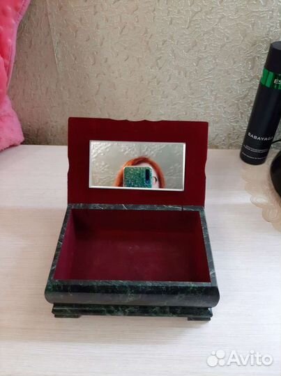 Шкатулка малахитовая