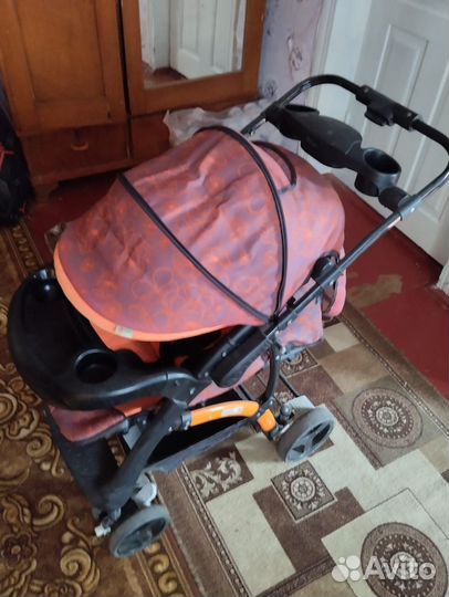 Прогулочная коляска