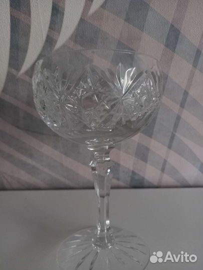 Хрустальная конфетница на ножке