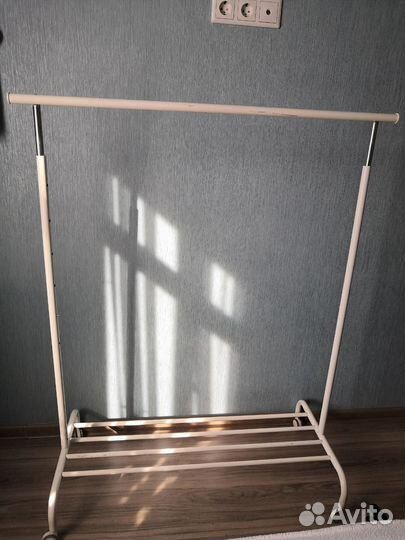 Вешалка для одежды напольная