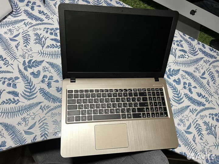 Asus R540NV