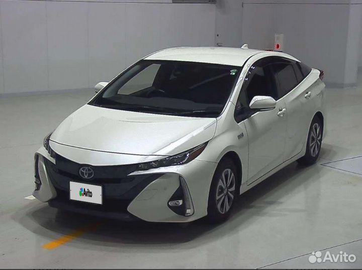 Toyota Prius PHV 1.8 CVT, 2017, 100 000 км