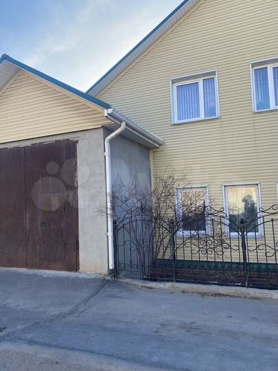 Дом 200 м² на участке 6 сот.