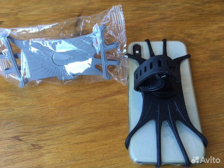 Силиконовый держатель для телефона на руль