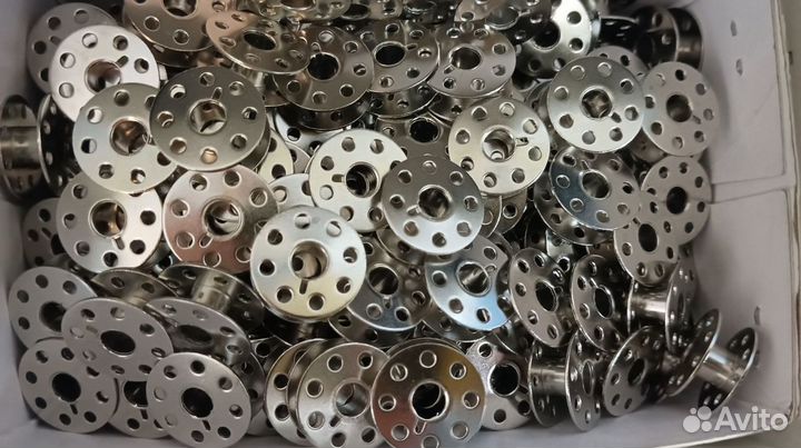 Шпули для прямострочных швейных машин