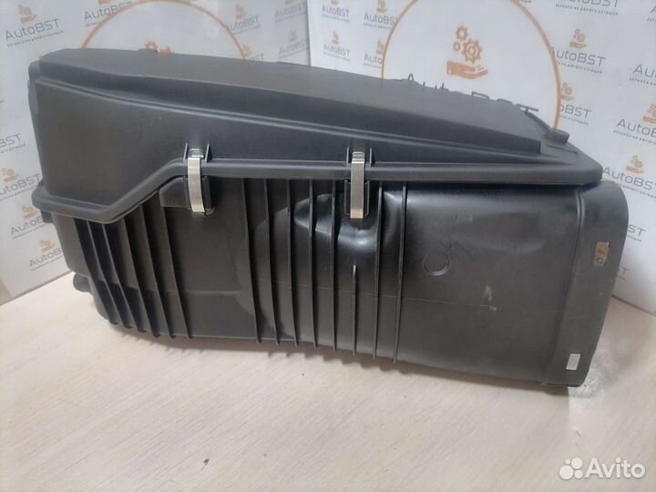 Корпус воздушного фильтра Mercedes W203