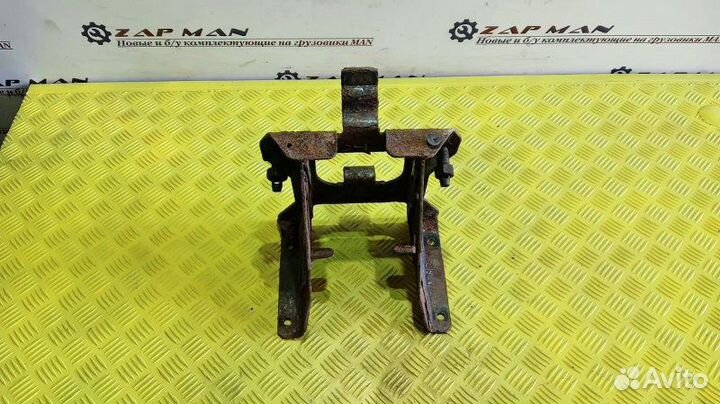 Кронштейн запасного колеса Man Tgl