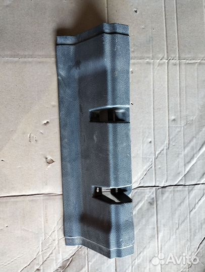 Накладка крепления сиденья VW touran 2003-2010