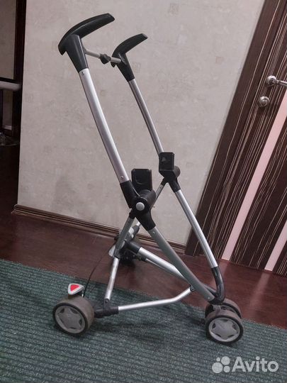 Прогулочная коляска Quinny Zapp с чехлом и сумкой