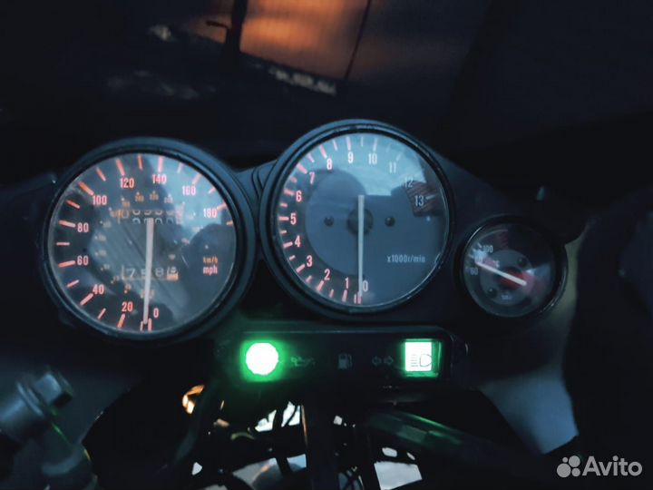 Yamaha yzf1000r thunderace