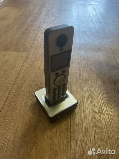 Беспроводной стационарный телефон Motorolla D701