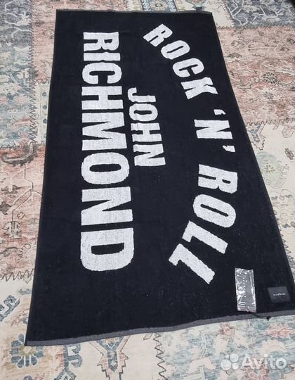 Полотенце бренд John Richmond