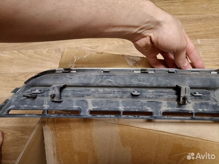 Решетка радиатора Ford Kuga 2 1893744