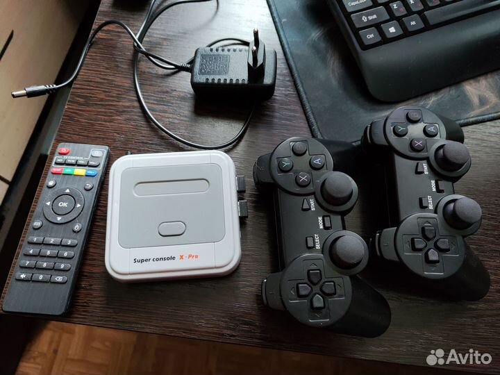 Игровая приставка - эмулятор 12к игр