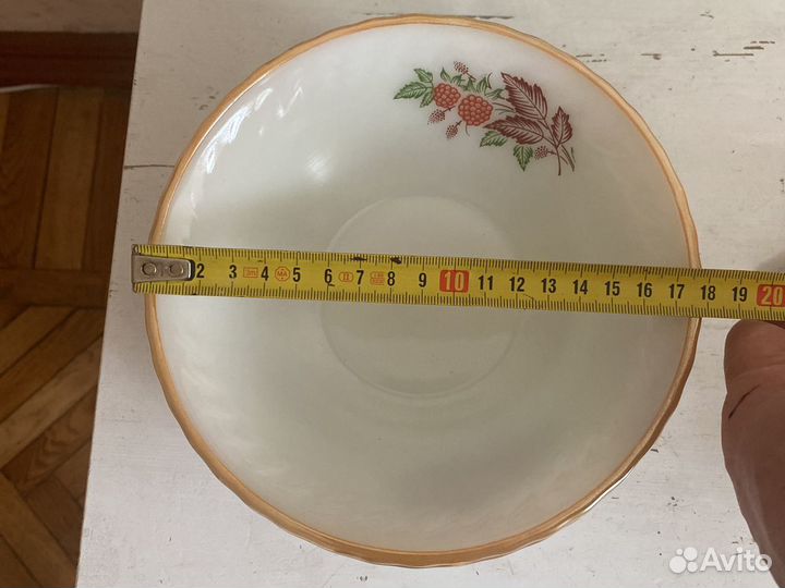 Сервиз 12 тарелок. 6 тарелок диаметр 18 см. Высота