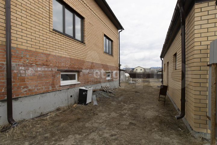 Дом 187 м² на участке 9,1 сот.