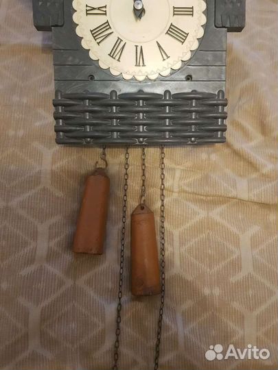 Часы ретро с кукушкой