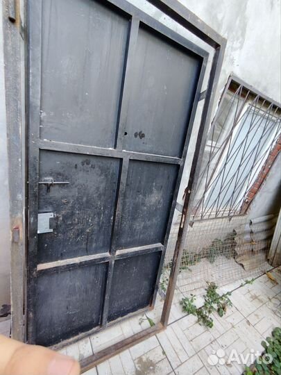 Металлическая дверь бу