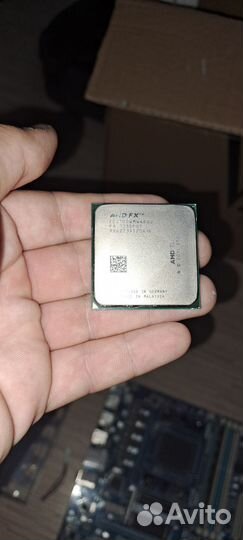 Материнская плата с процессором и памятью