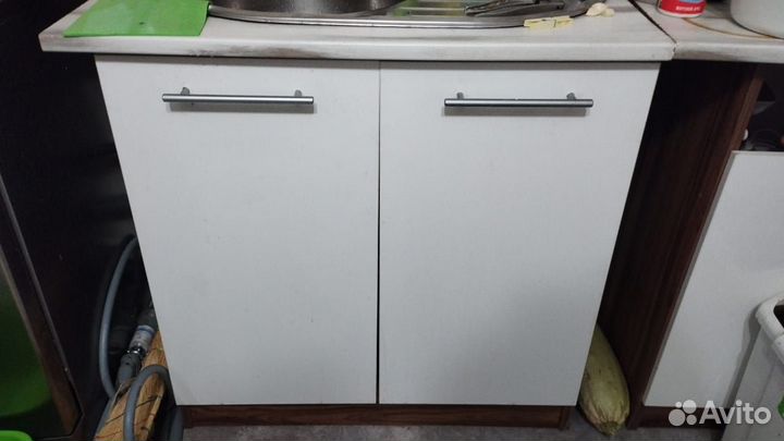 Кухонный стол под мойку