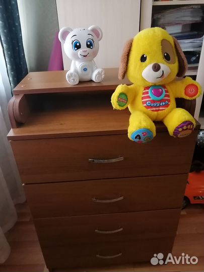 Детская кроватка с маятником и ящиком