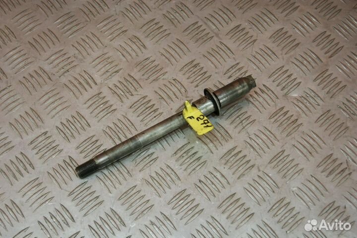 Ось переднего колеса Suzuki Bandit 400V-2