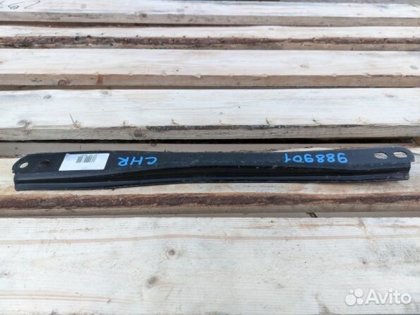 Лыжа кронштейн подрамника Toyota C-HR