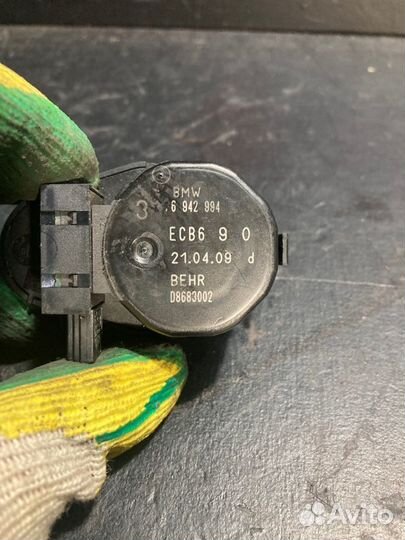 Сервопривод заслонок отопителя Bmw 5 E60