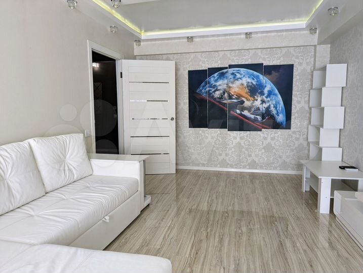 3-к. квартира, 77 м², 6/9 эт.