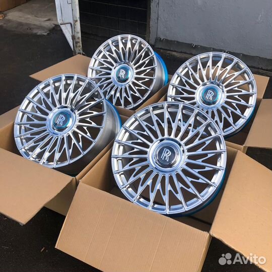 Кованые диски R23 5x120 на Rolls-Royce Ghost