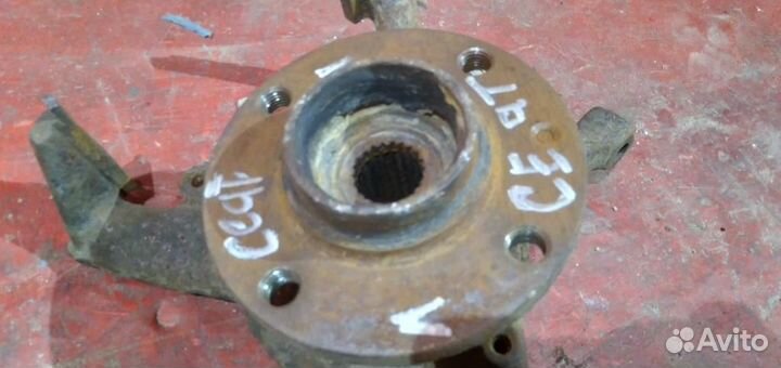 Сеат кордоба кулак передний левый гольф 3 венто