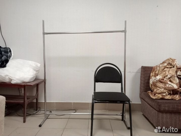 Напольная вешалка