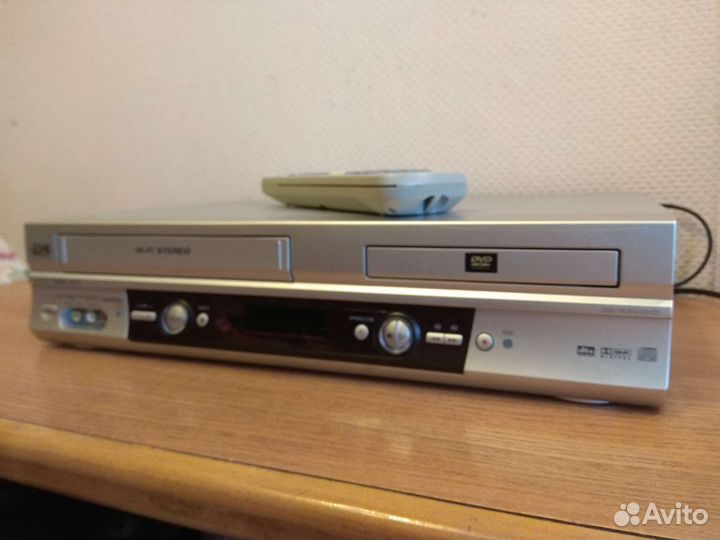 Combo VHS & DVD JVC HR-XV2 Hi-Fi Stereo