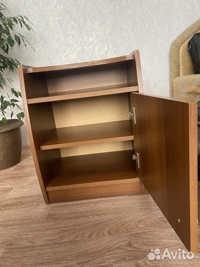 Тумба прикроватная